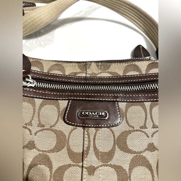 EUC! COACH • Signature Jacquard Shoulder Bag • Crossbody 42190 - Picture 2 of 4